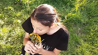I gave my neighbor flowers&comma; and she thanked me with cunnilingus - Girls fly orgasm